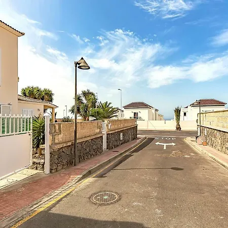 Chalet Astonishing Chalet With Huge Terrace Costa Adeje (Tenerife)