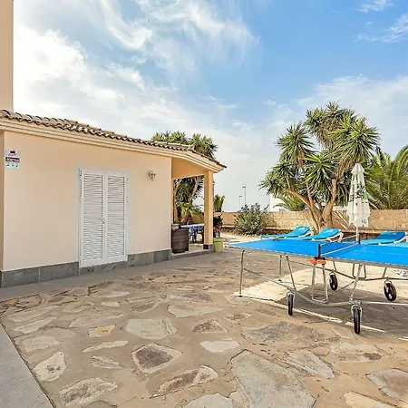 Chalet Astonishing Chalet With Huge Terrace Costa Adeje (Tenerife)